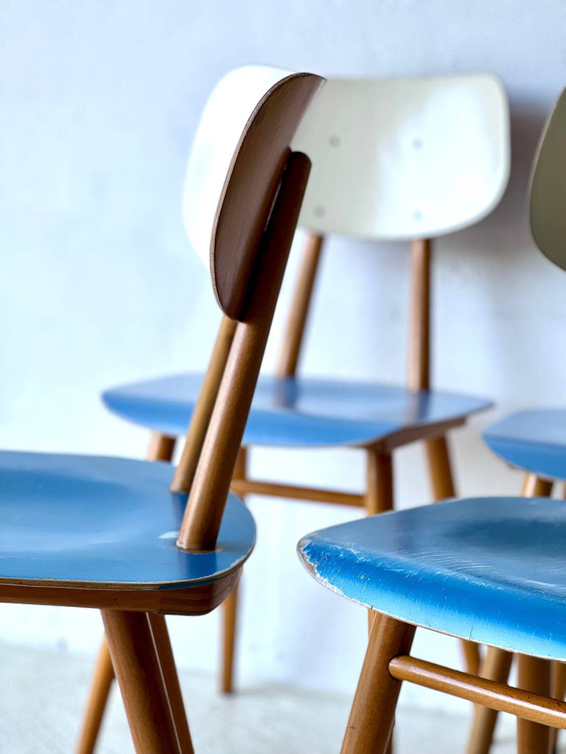Chaises de salle à manger par TON