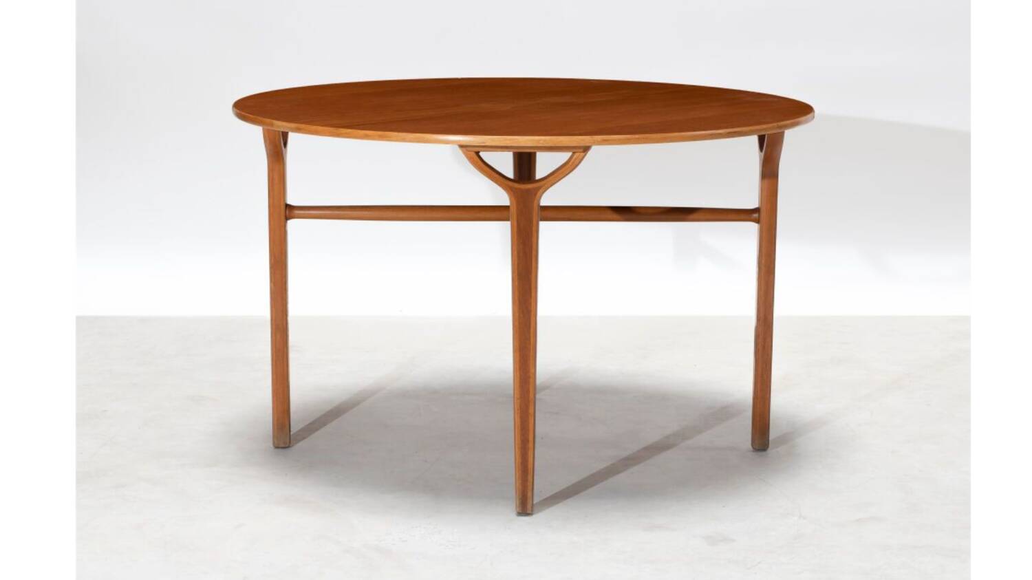 Table basse circulaire par Peter Hvidt et Orla Molgaard-Nielsen, modèle 6900, édition Fritz Hansen