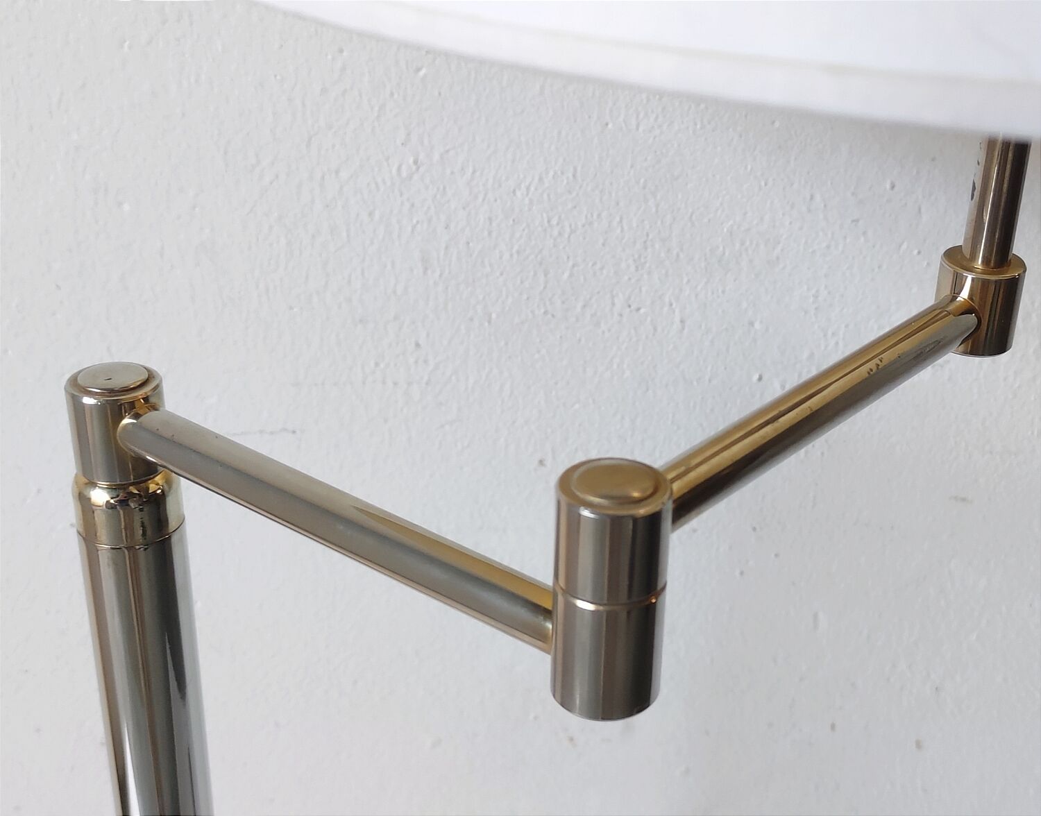 Articulated reading floor lamp from the 80s