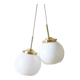 Duo de suspensions en opaline blanche et laiton