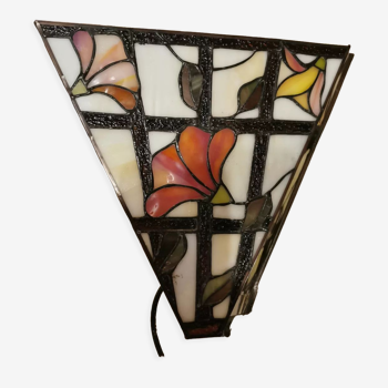 Stained glass wall lamp