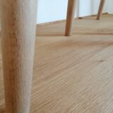 Chaises bistrot en bois clairt et noir