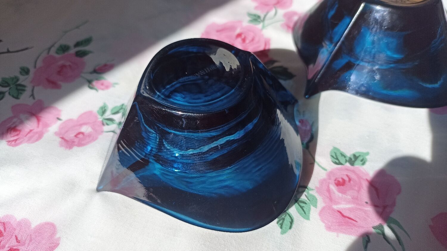 2 blue Villeroy & Boch candle holders