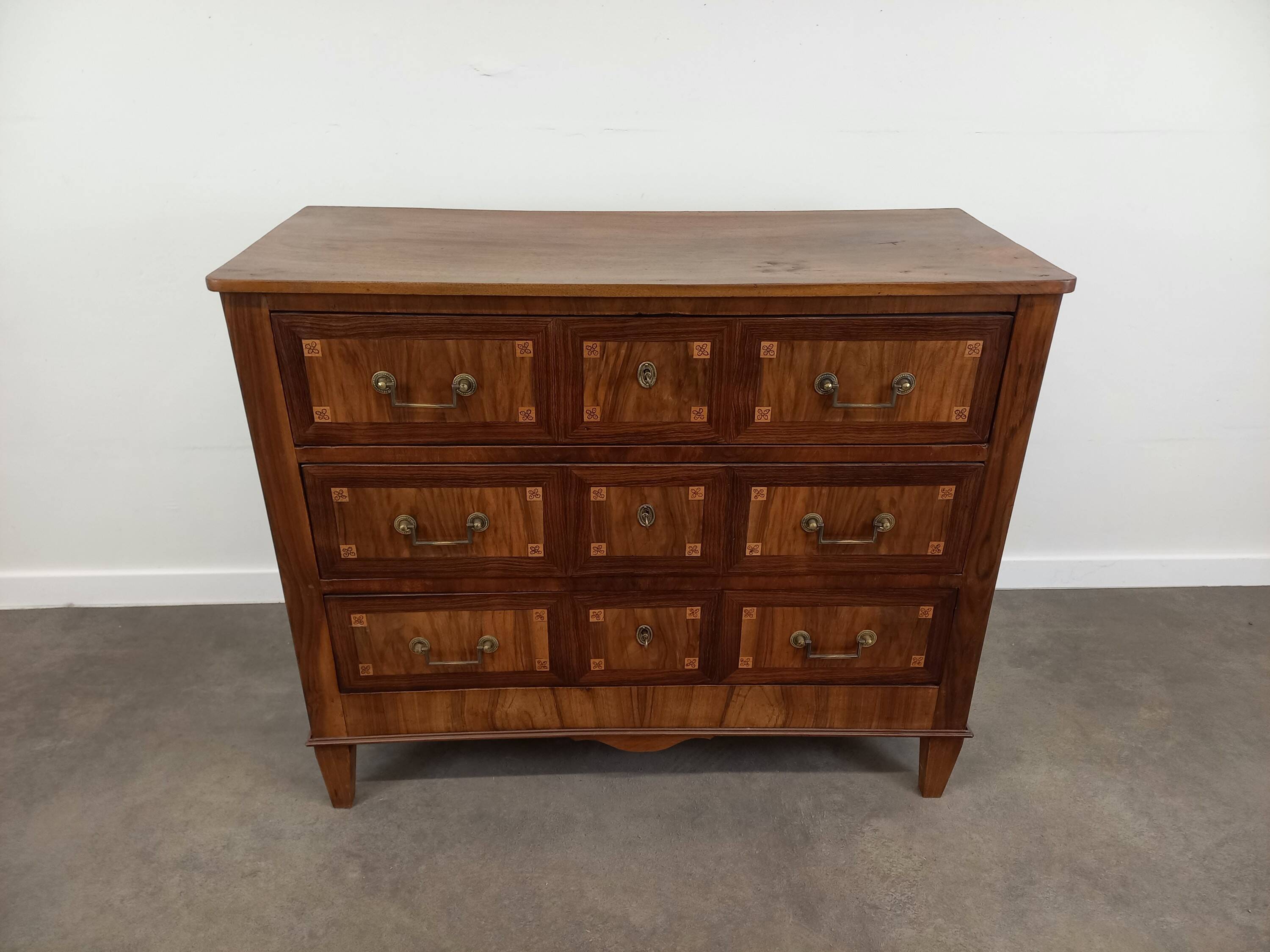 Commode de style Louis XVI