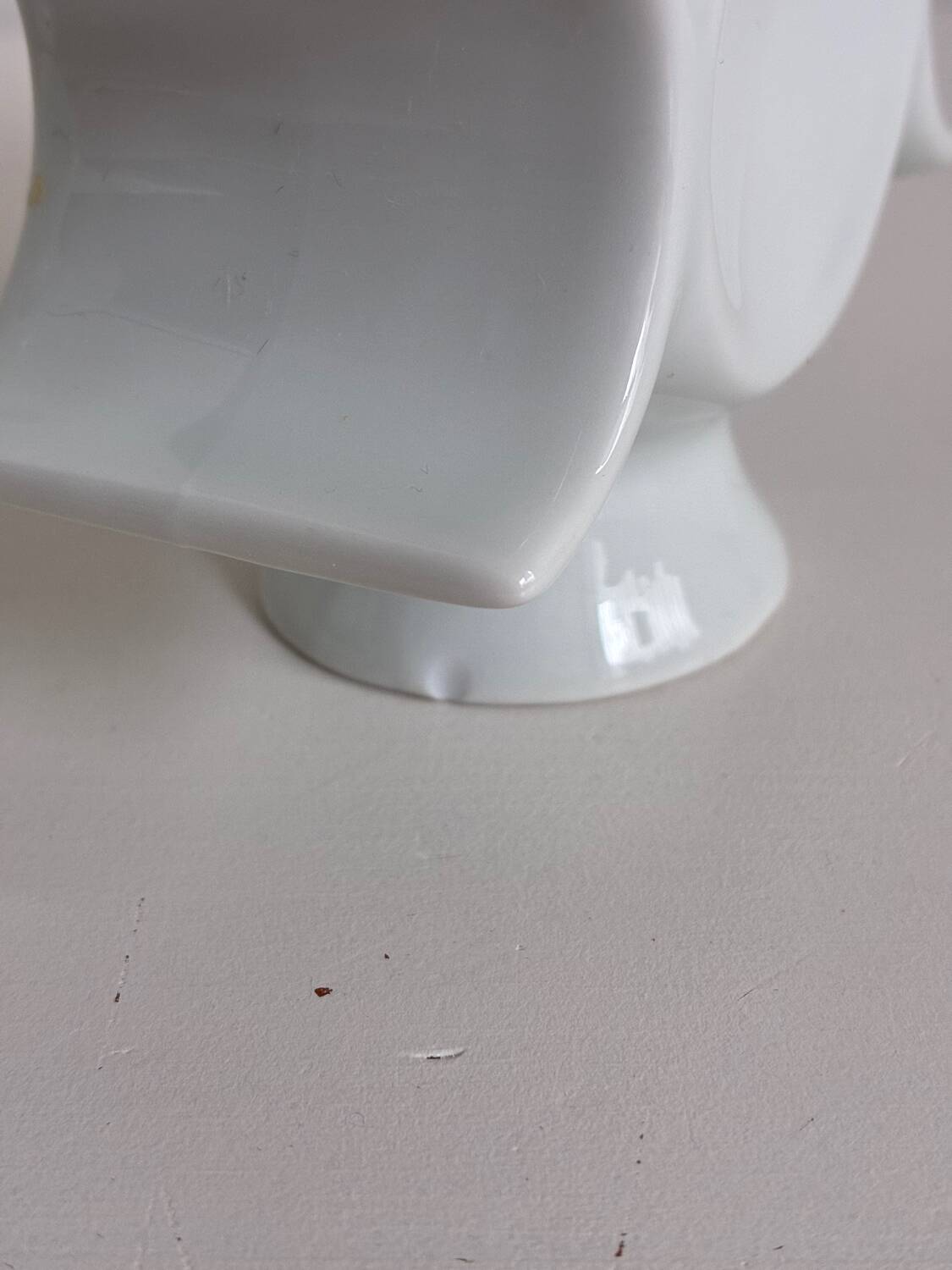 François Guéneau paire de vases soliflores en porcelaine