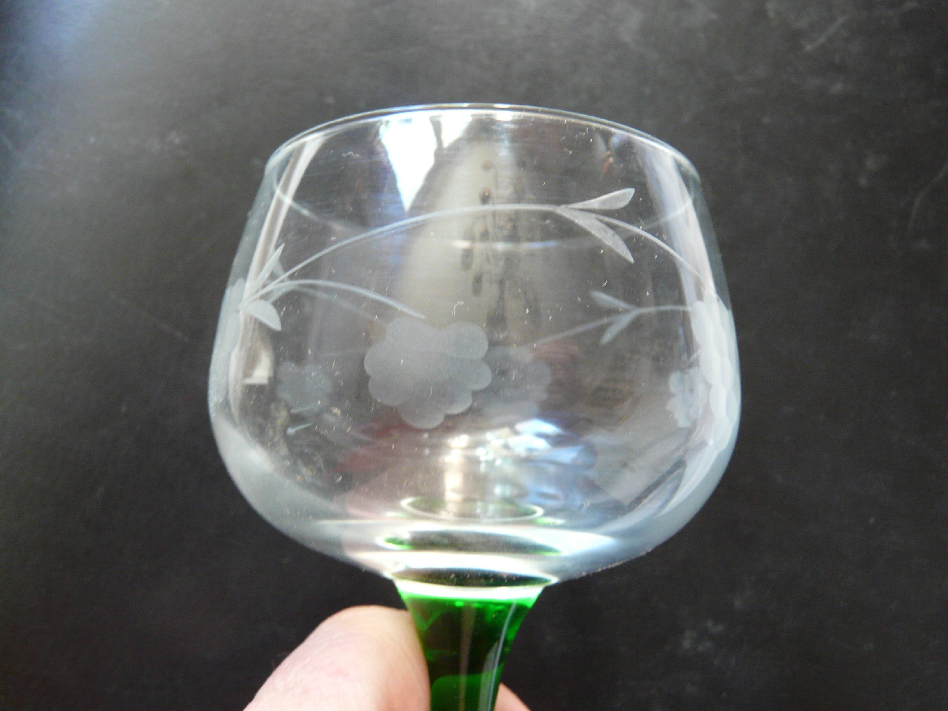 Set of 6 Alsace white wine glasses, new in their original box