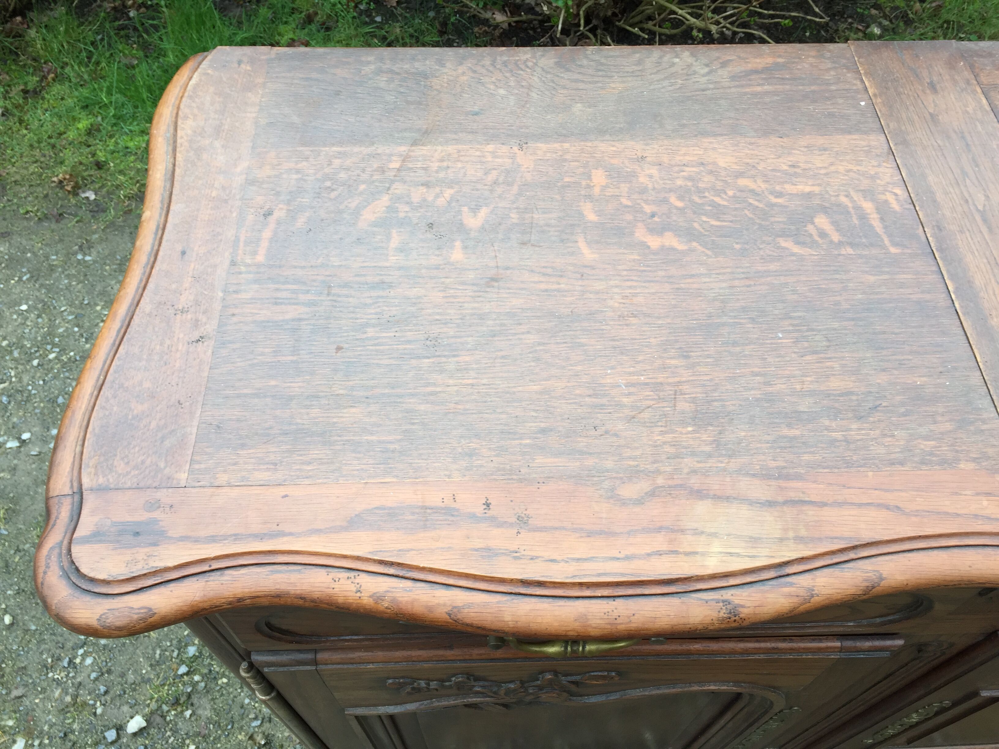Louis XV sideboard in solid oak carved with 3 doors and 3 drawers