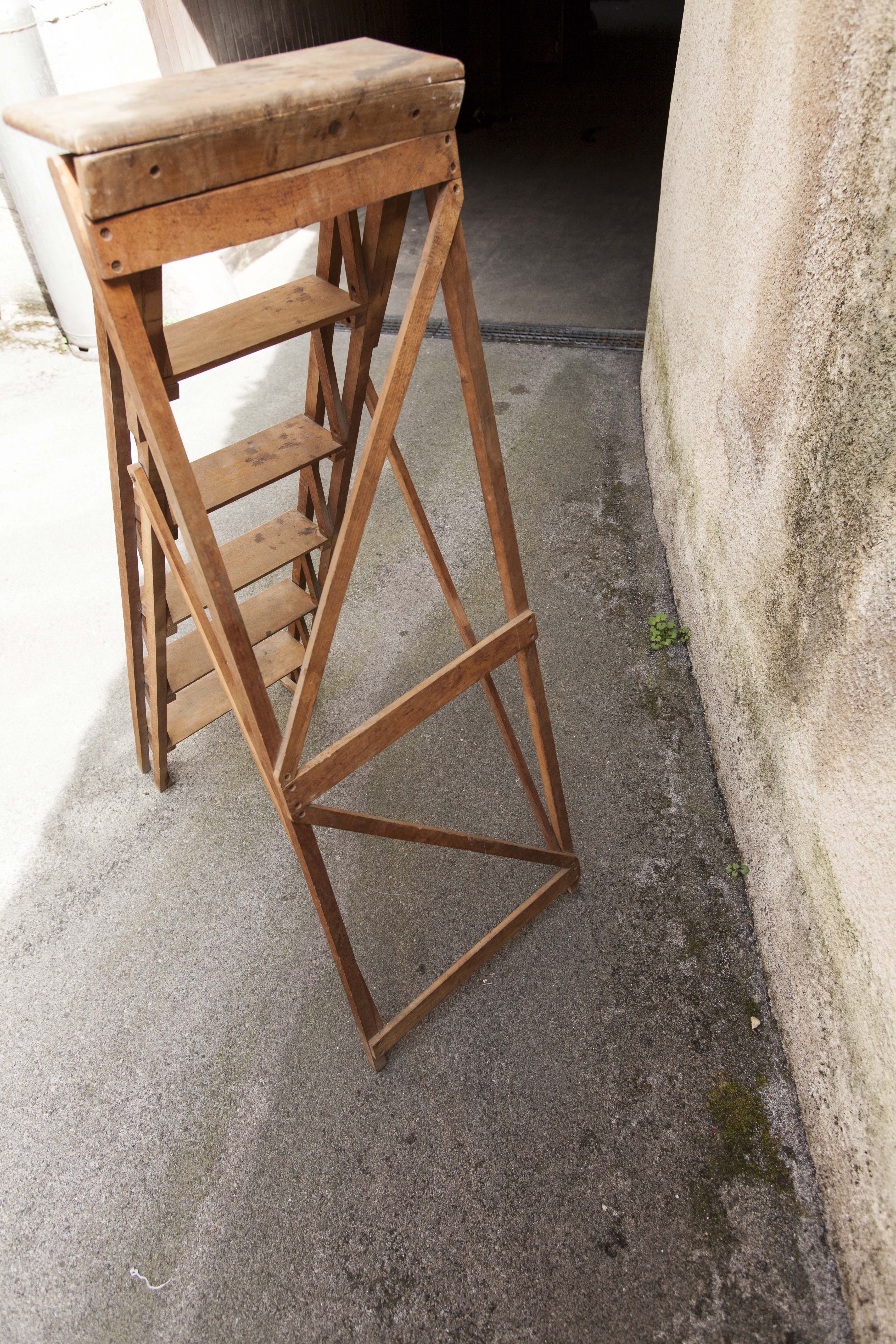 Painter 50s wooden stepladder
