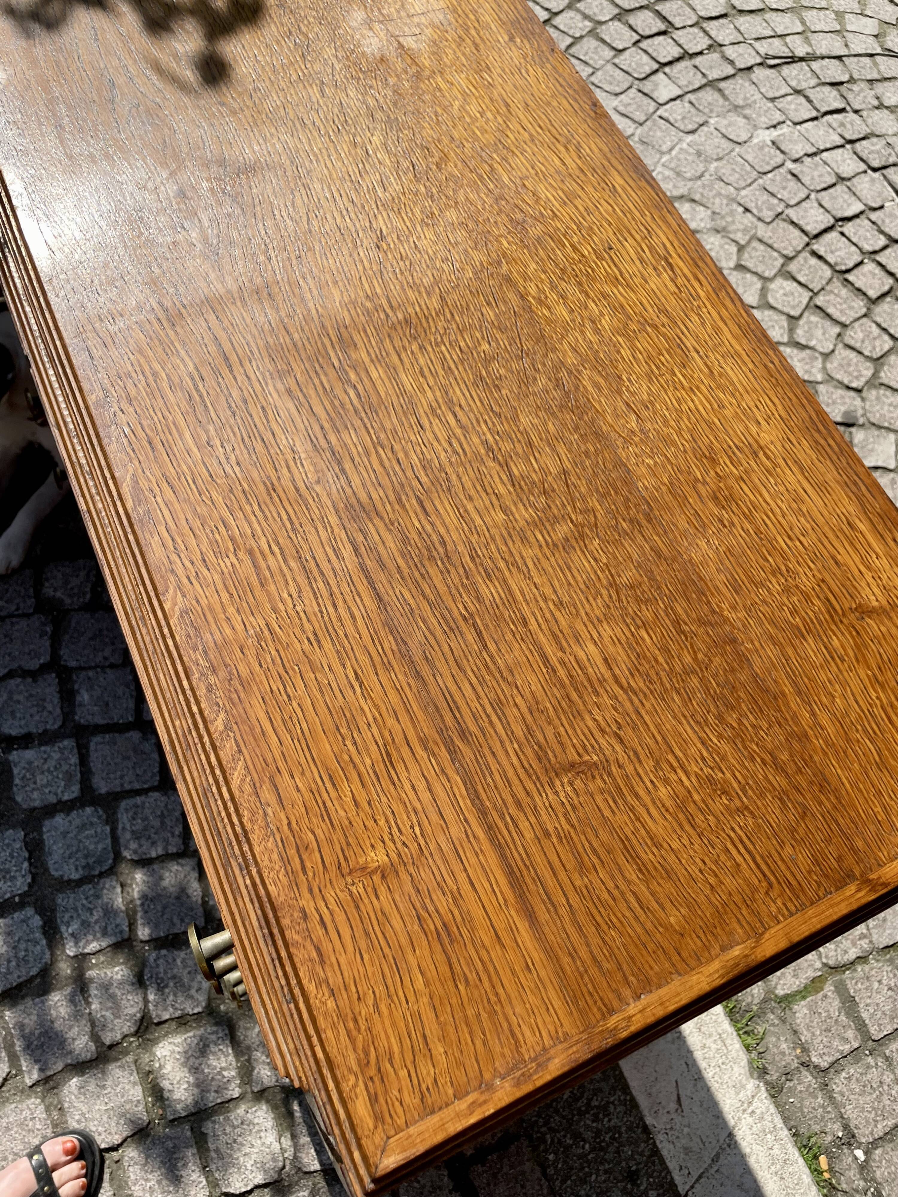 Art deco chest of drawers in oak
