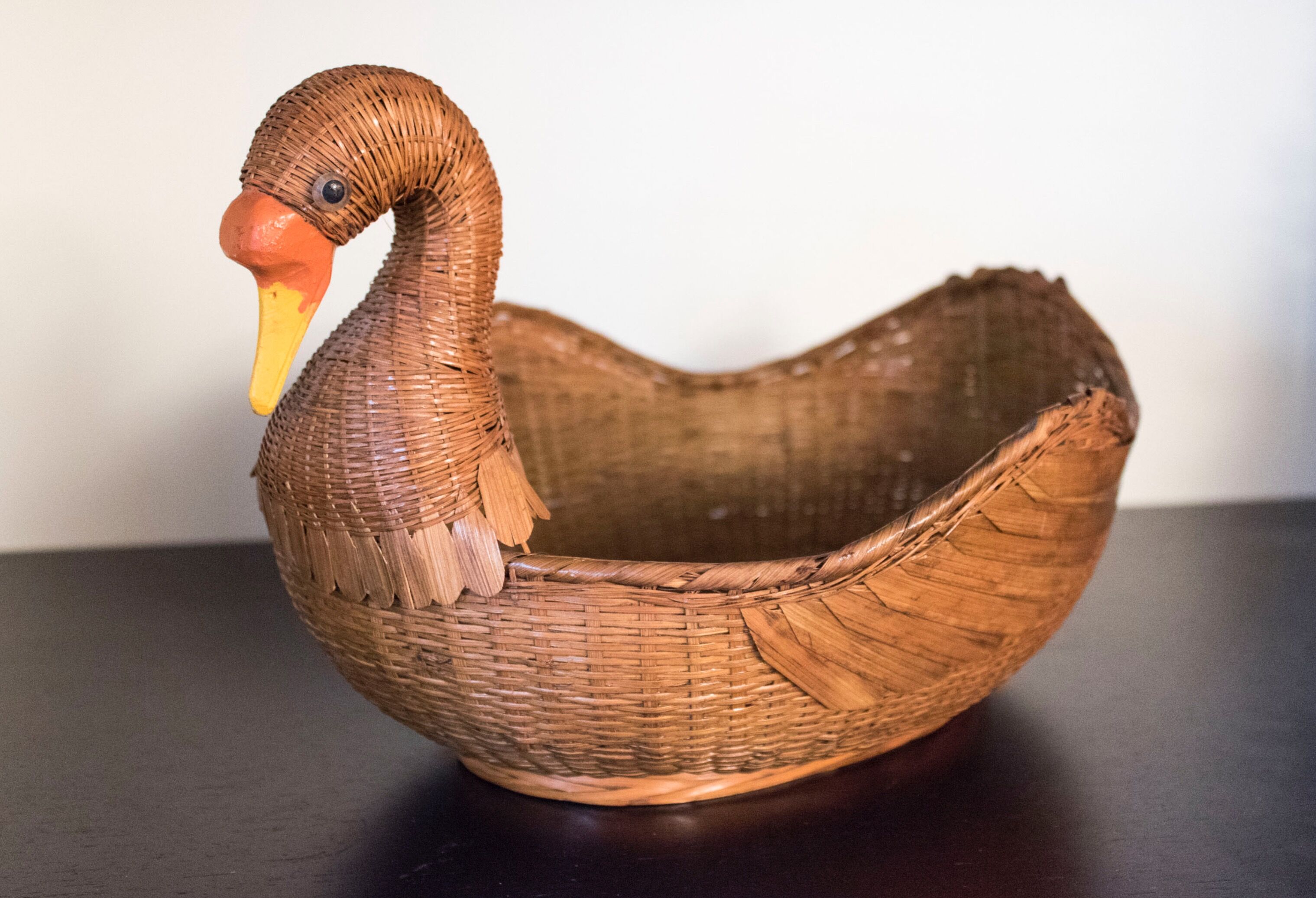 Panier en osier en forme de canard