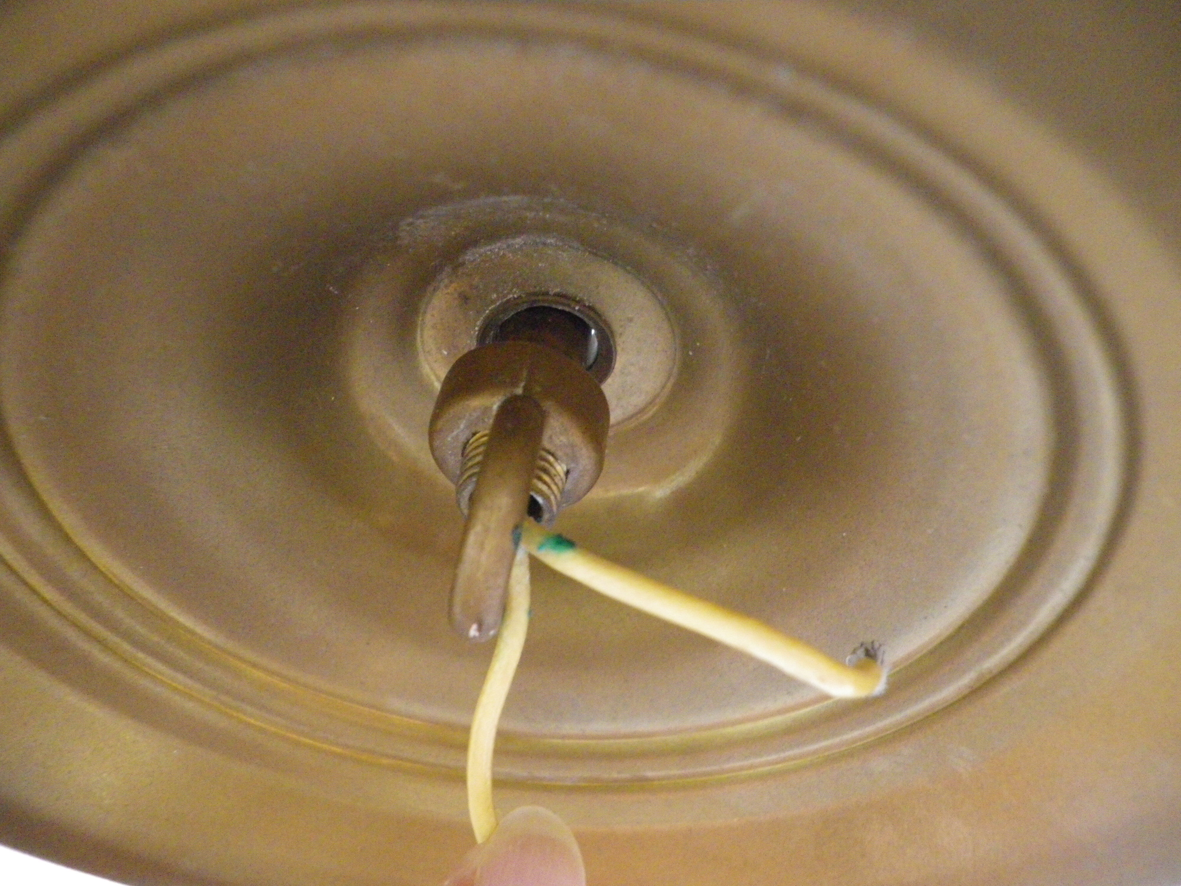 Suspension in brass and opaline country based 1960s/1970s