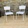 Paire de chaises blanches