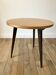 Table basse tripode en bois et marqueterie bicolore design scandinave 1950