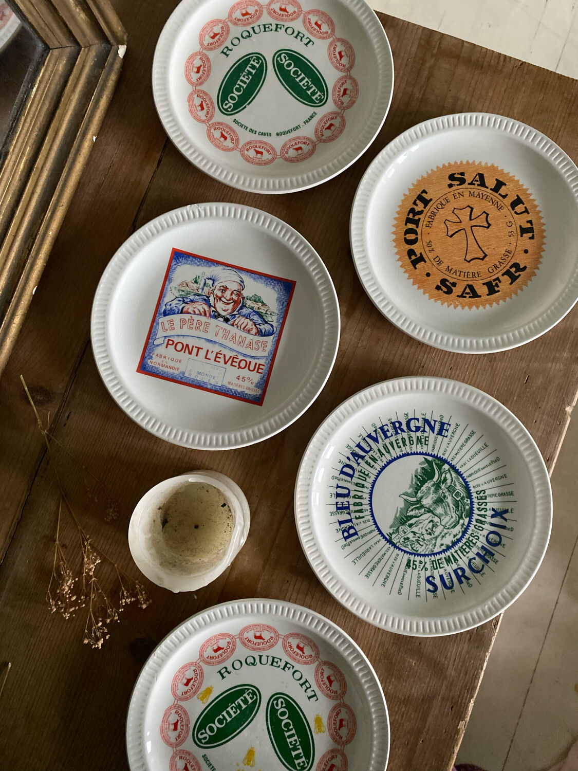 Set of 5 vintage plates Cheeses from France Saint Amand