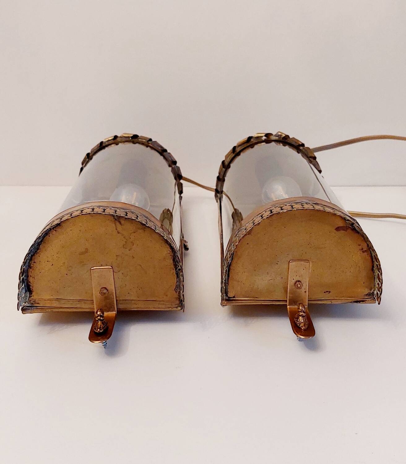 Paire d'appliques anciennes en laiton