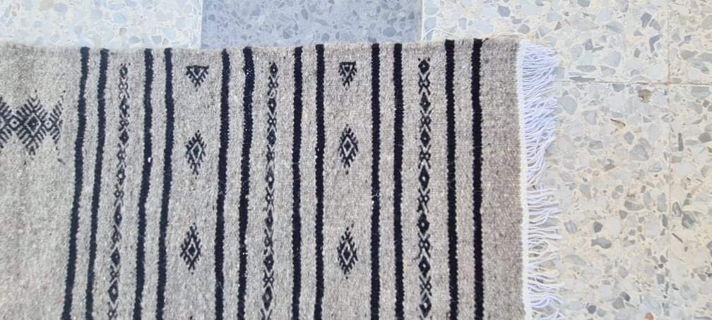 Hand-made grey and black carpet in pure wool  - 110x73cm