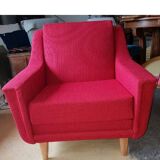 Vintage armchairs refurbished to new by Ramos Zanussi.