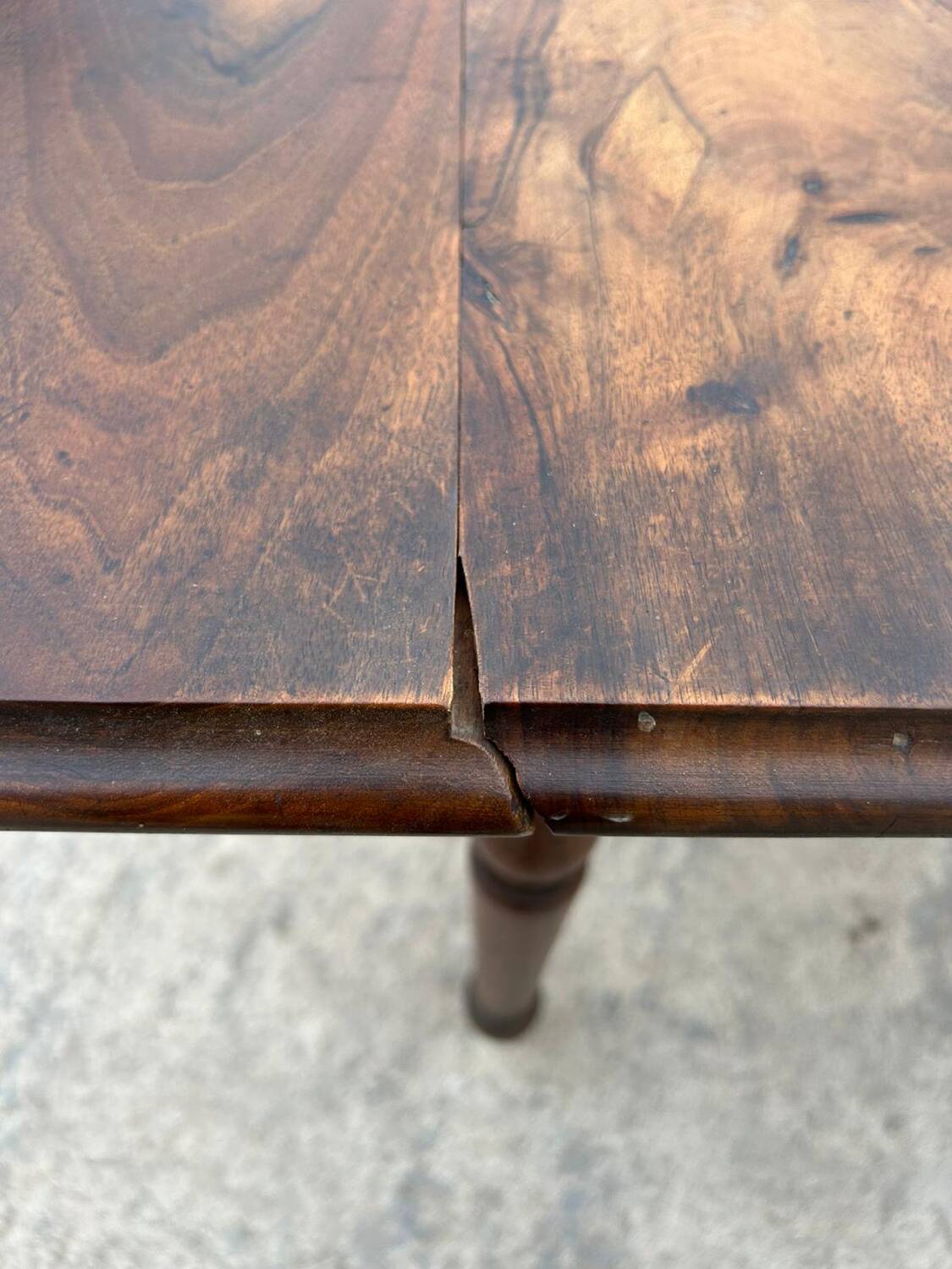 Table extensible en bois