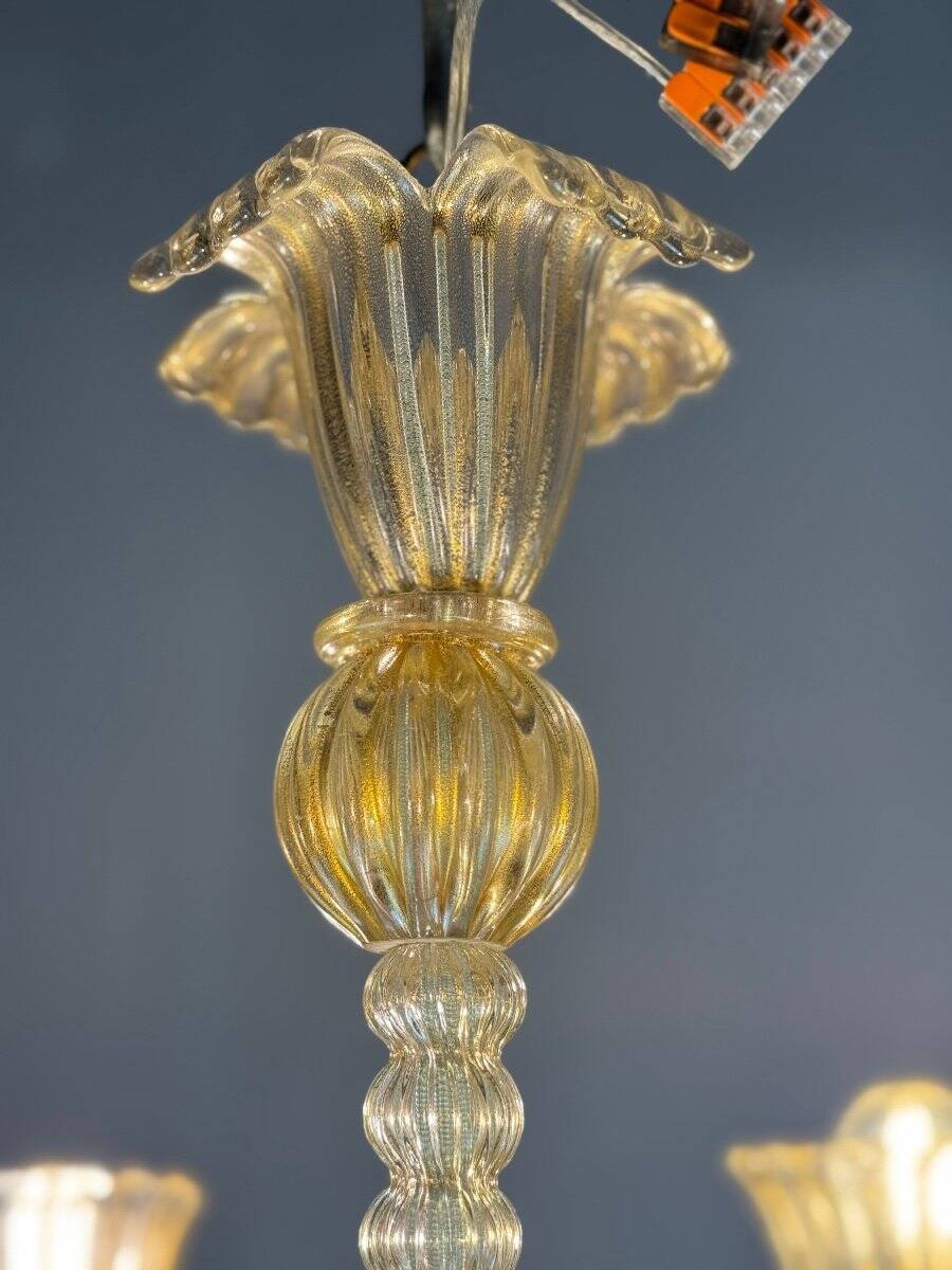 Venetian chandelier in gilded Murano glass with reticello pattern, 6 light arms, circa 1950