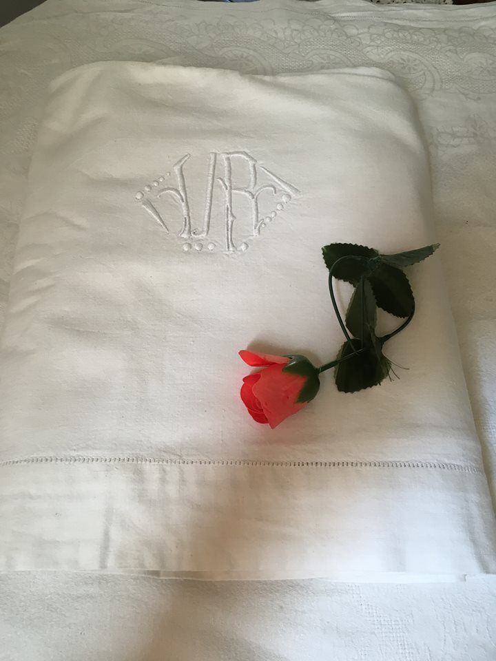 Old cloth cotton white Monogram V R.