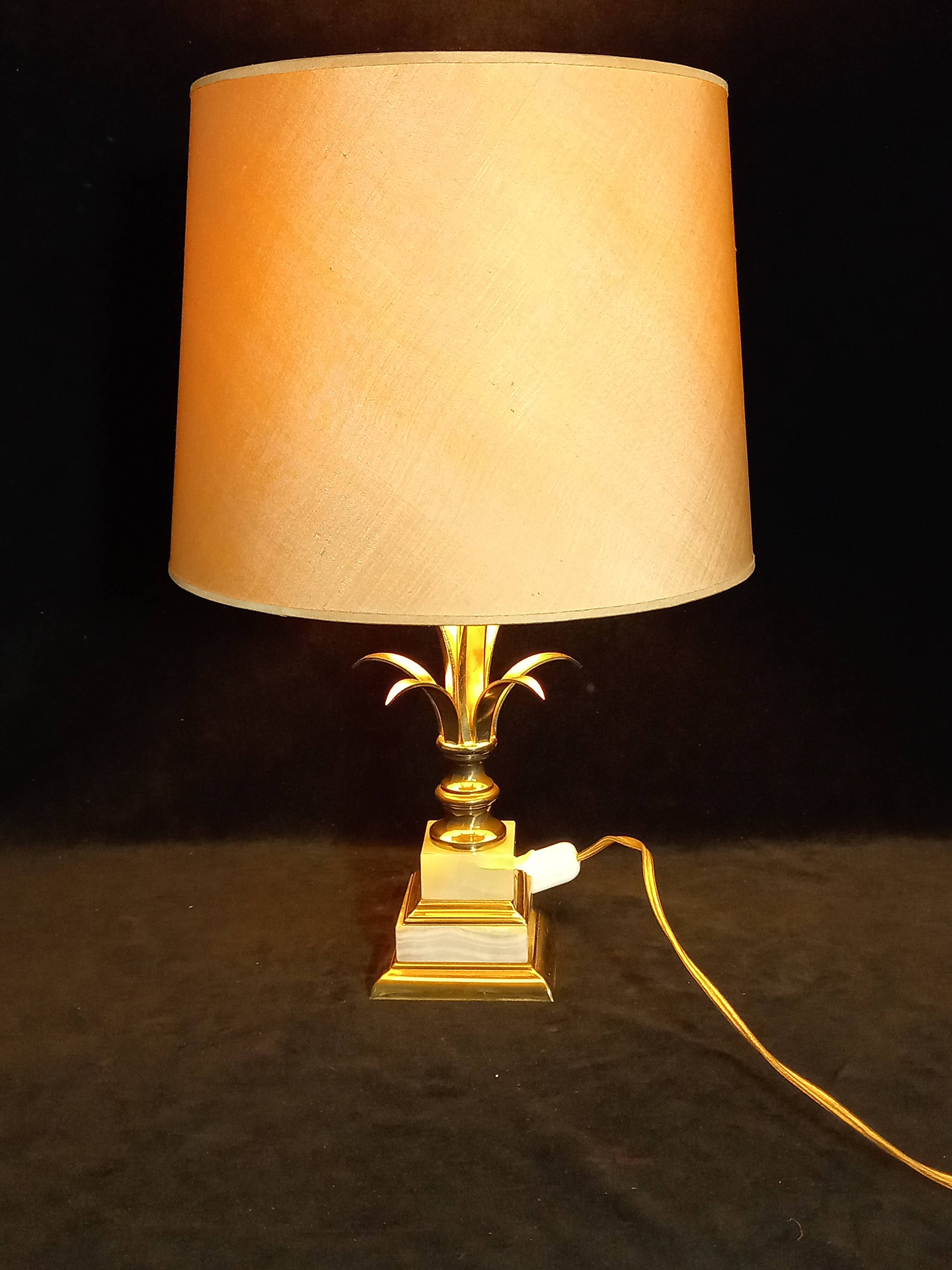 Pineapple style table lamp with onyx and brass base
