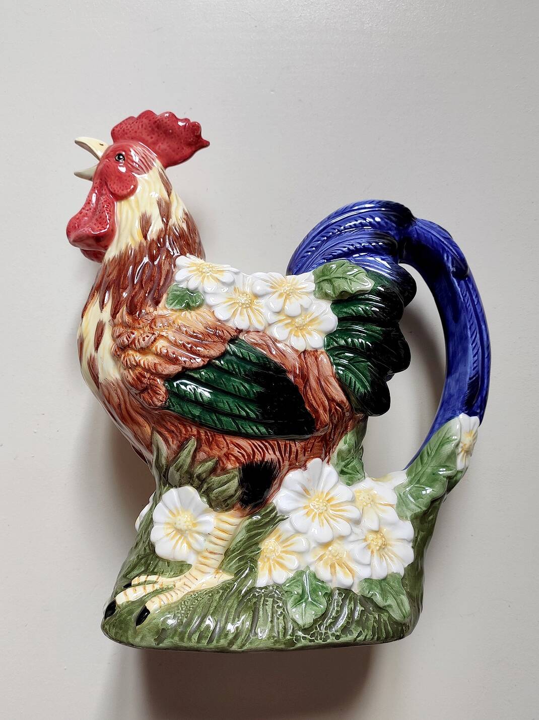 Cockerel slip pitcher