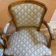 Paire de fauteuils de style Louis XV tissu moderne