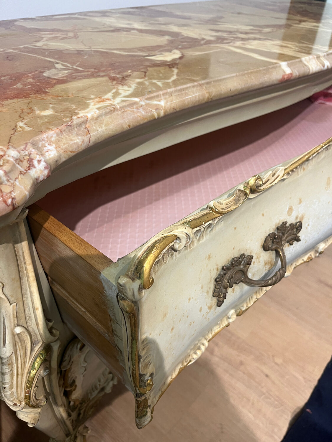 Hand painted Venetian chest of drawers