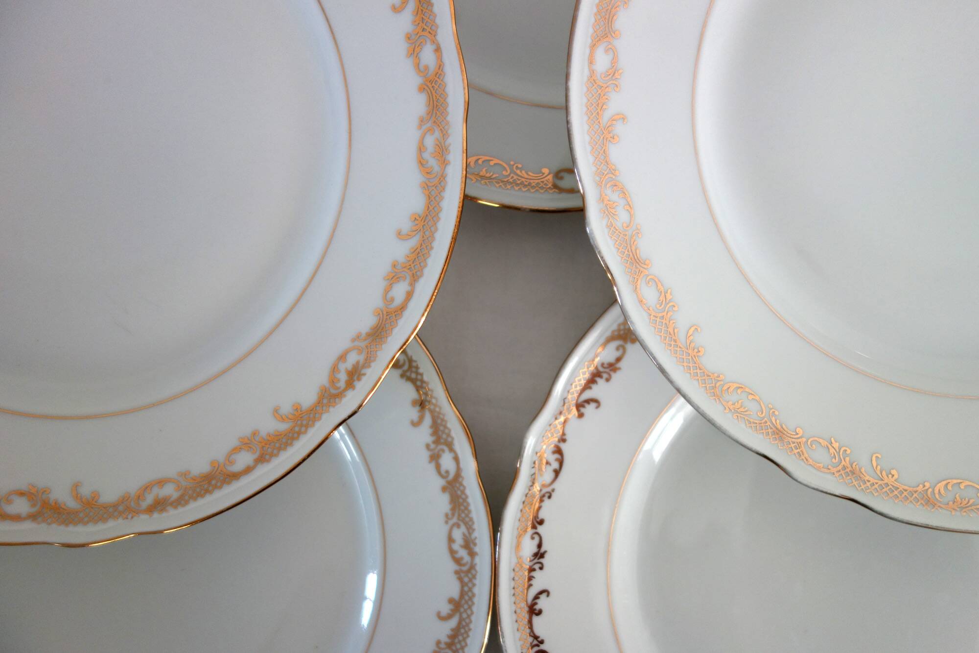 18 golden flat plates CNP Haute Porcelaine de Luxe du Berry