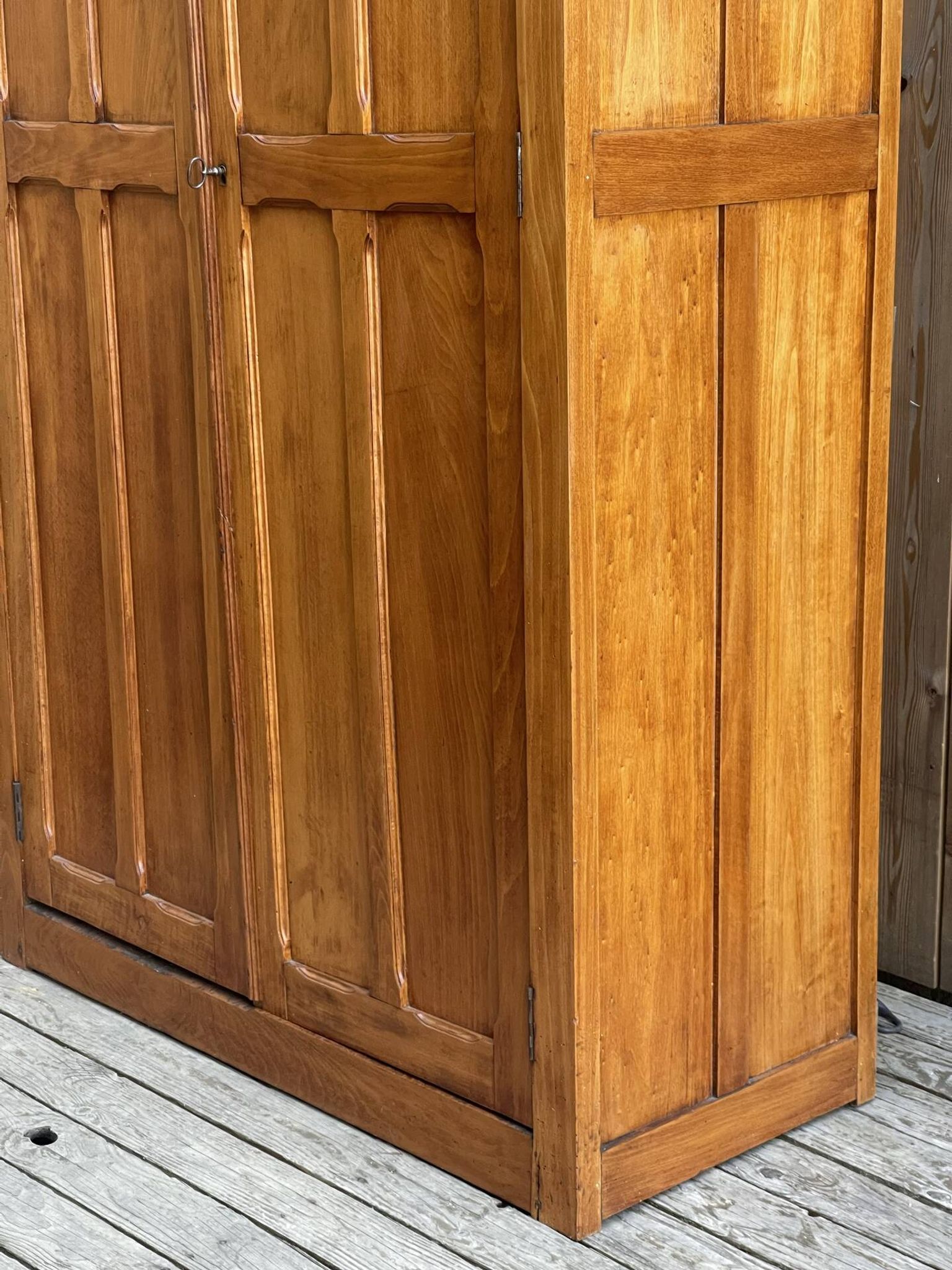 Armoire parisienne