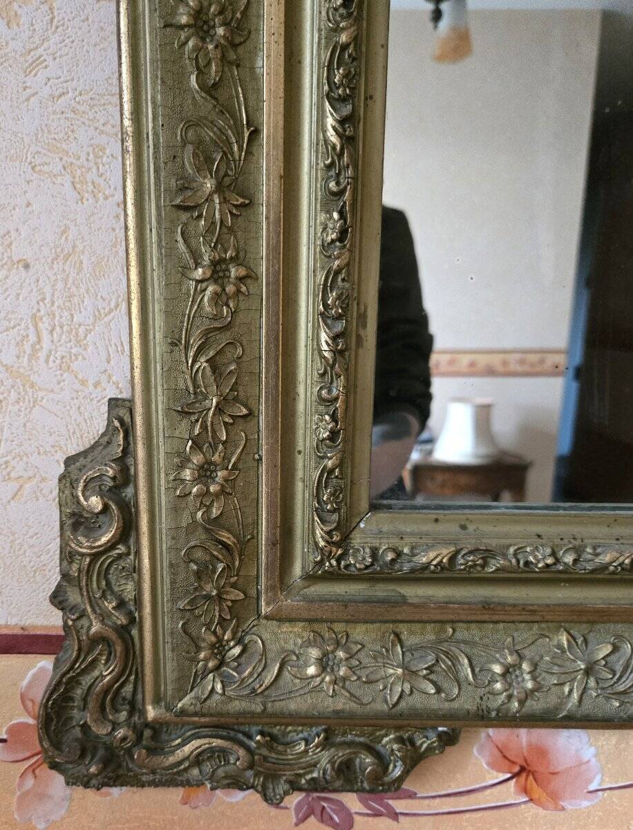 Antique gilded mirror with sculpted pediment – Napoléon III period – 19th century