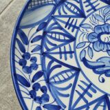 Large wall plate in majolica signed by Enrique Crespo, Artesania years.