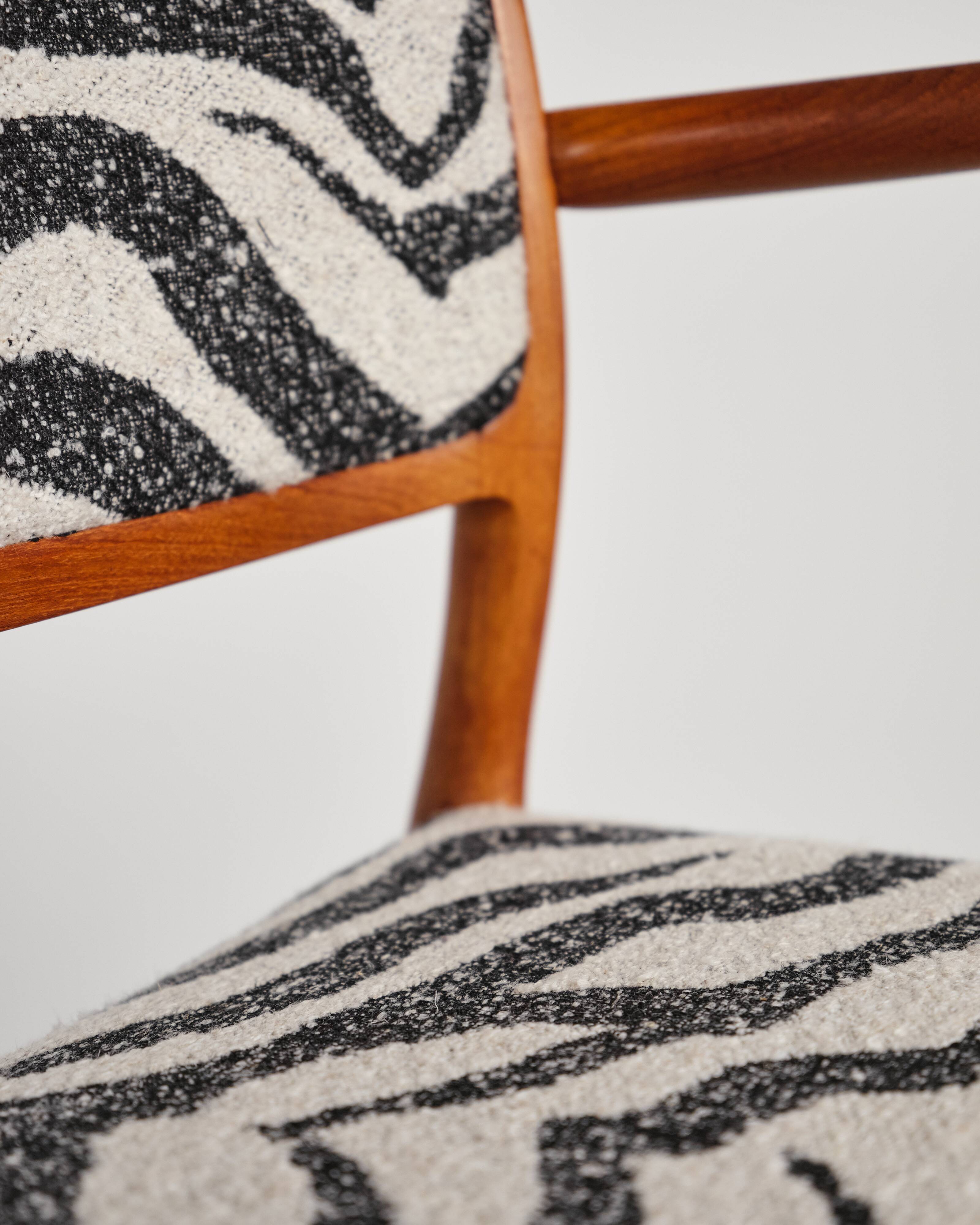 Ensemble de 2 fauteuils danois Niels O. Møller, modèle 65, design du milieu