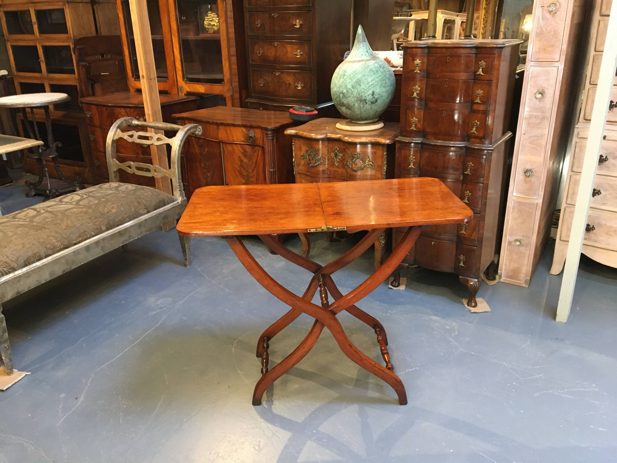 Victorian mahogany coaching table