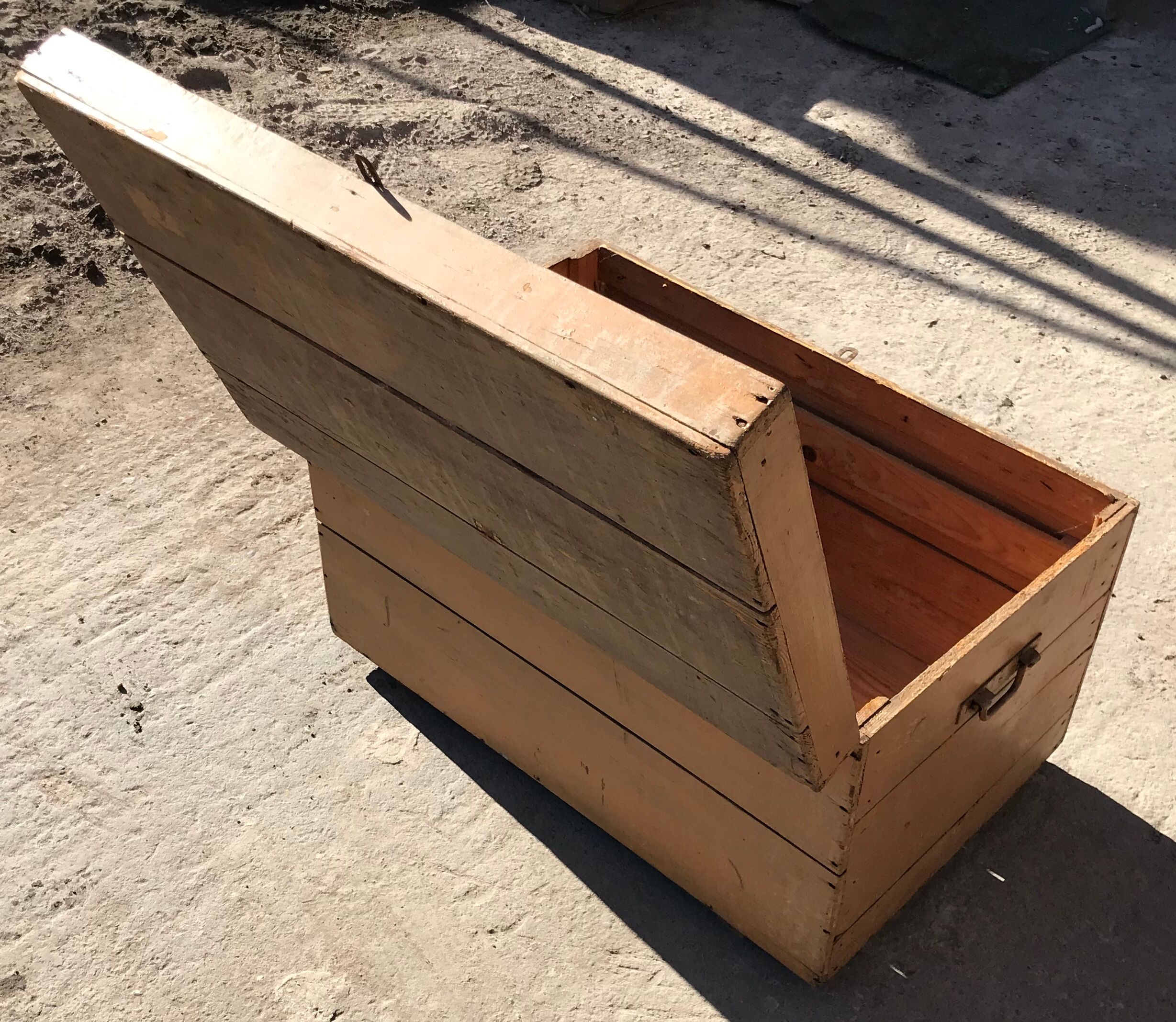 Coffre en bois