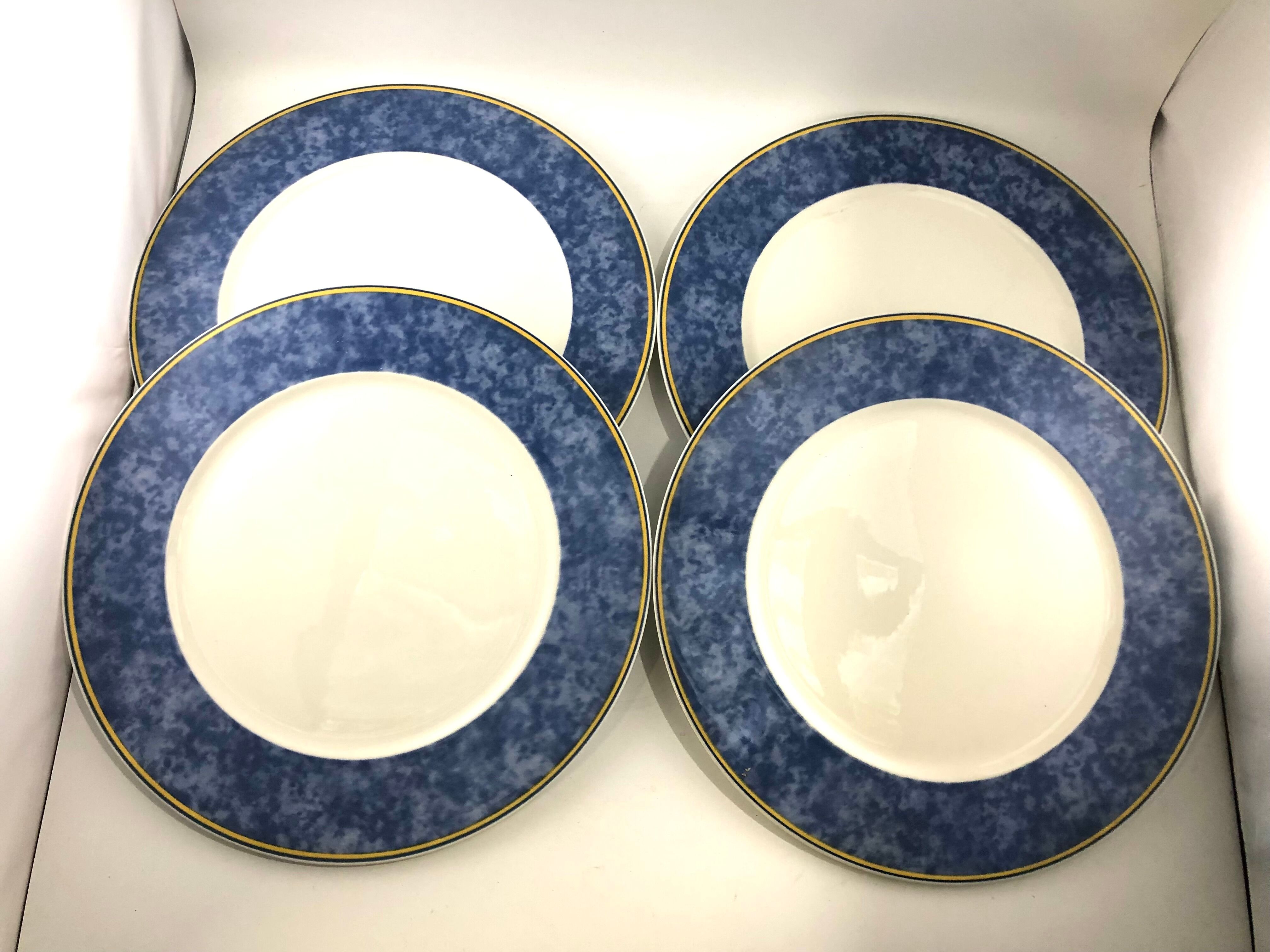 4 white and blue presentation plates Villeroy Boch large plate