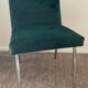 Chaise vintage en velours vert et pieds chromés