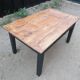 Table basse en bois avec un tiroir