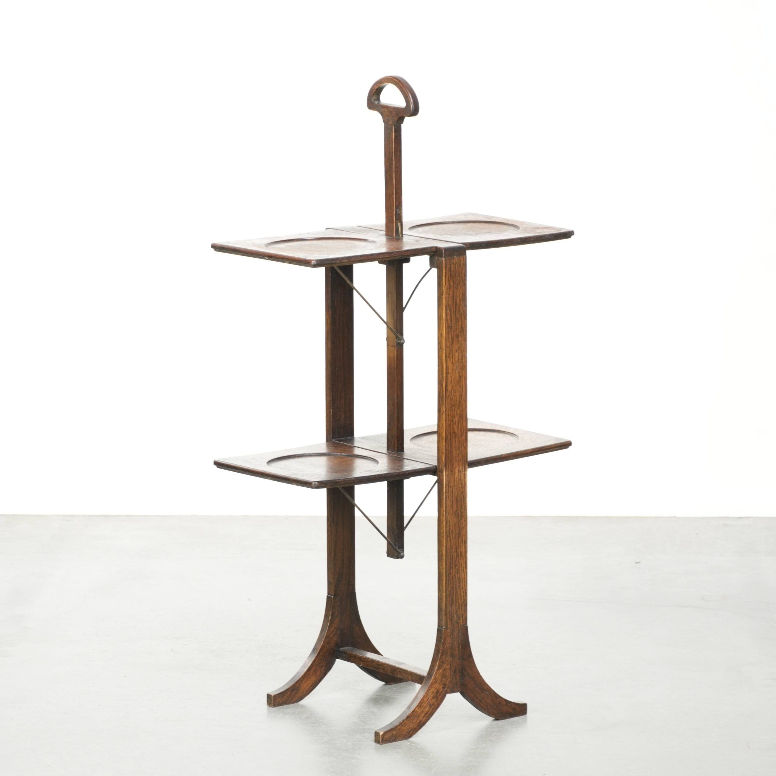 English side table made of oak from the late 19th / early 20th century