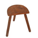 Half-moon tripod stool
