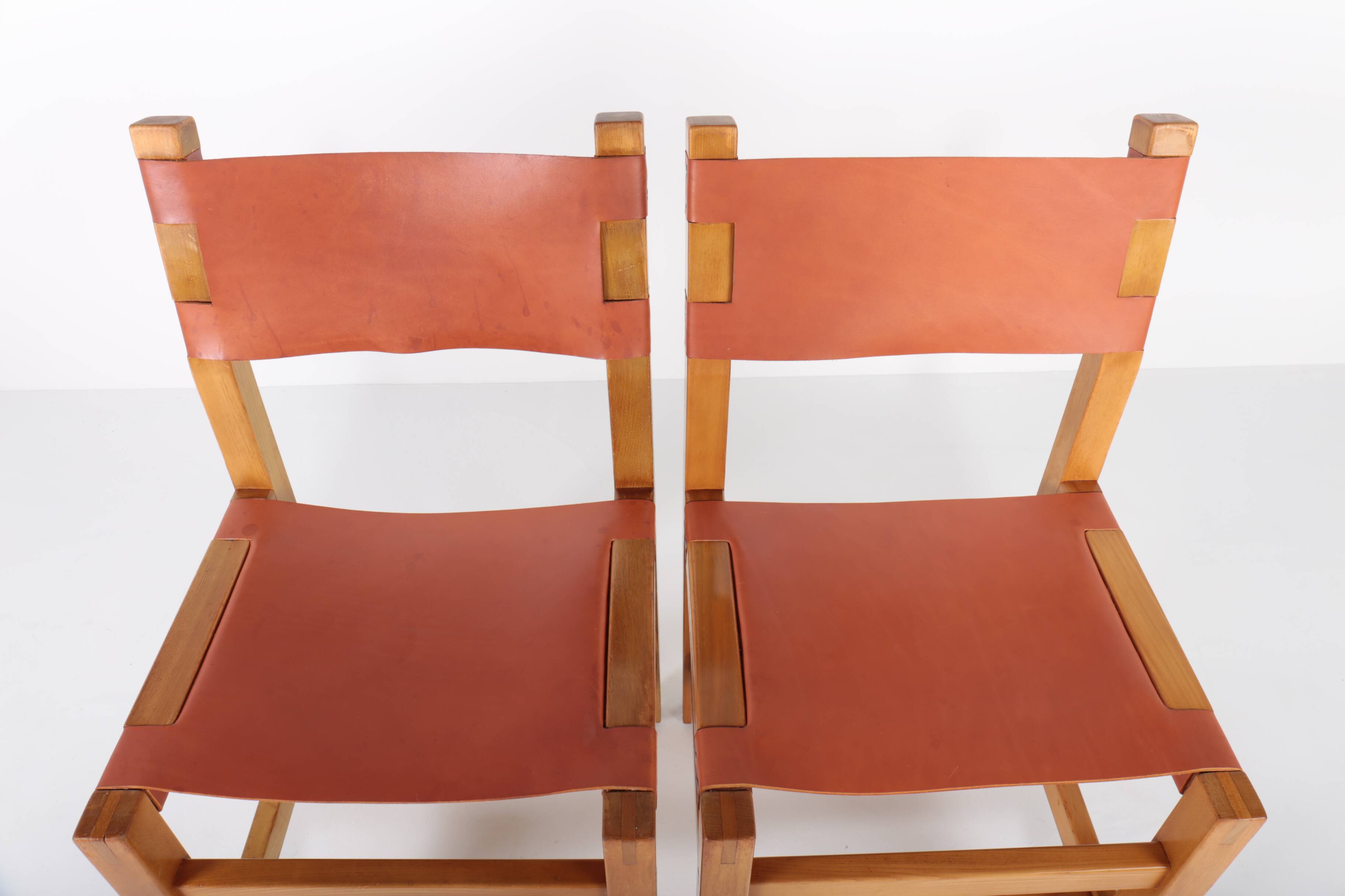 Set of 6 chairs in elm and leather Maison Regain edition