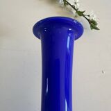 Soliflore ancien en verre bleu
