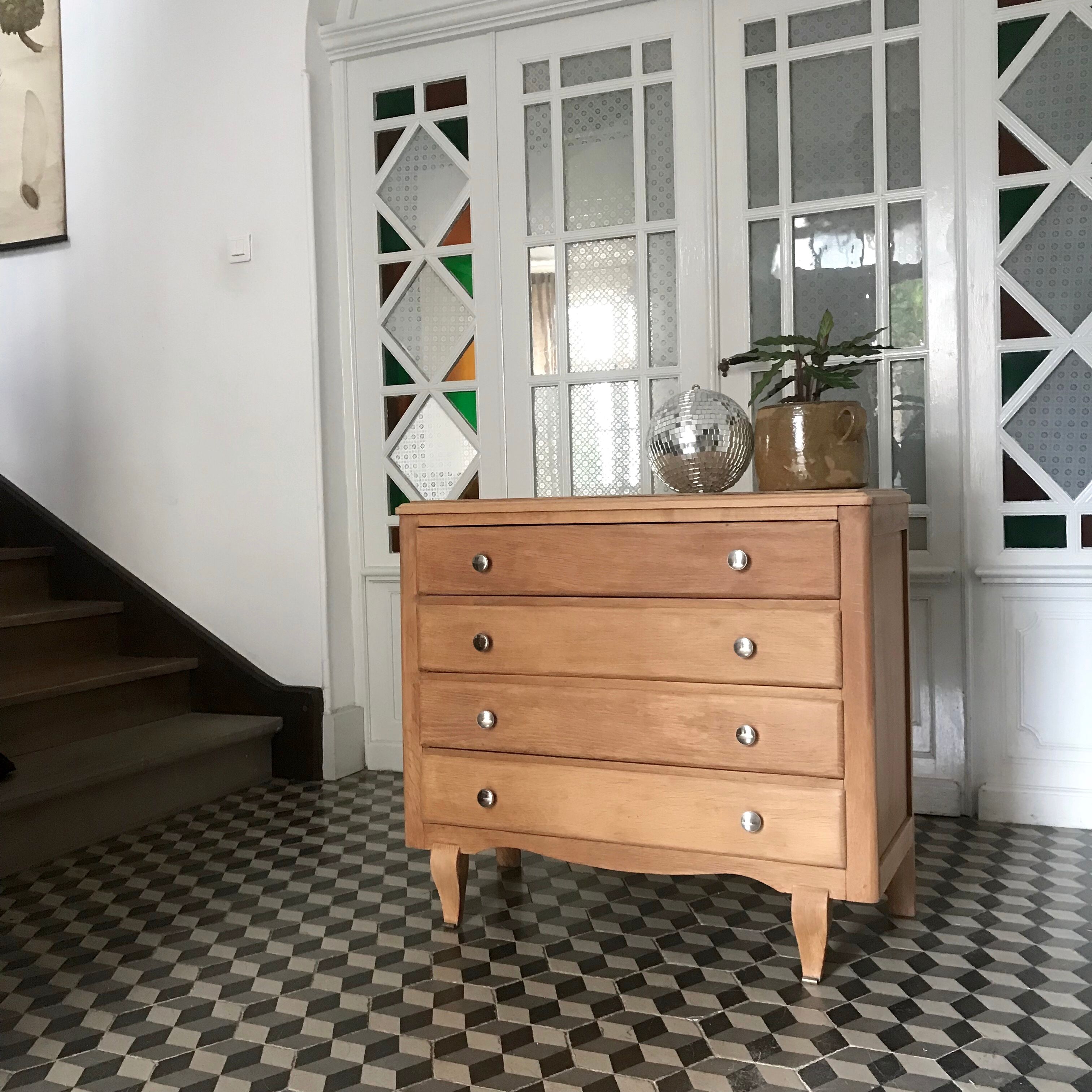 Vintage wooden chest of drawers