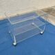 Table basse/ meuble tu en plexiglas vintage sur roulettes