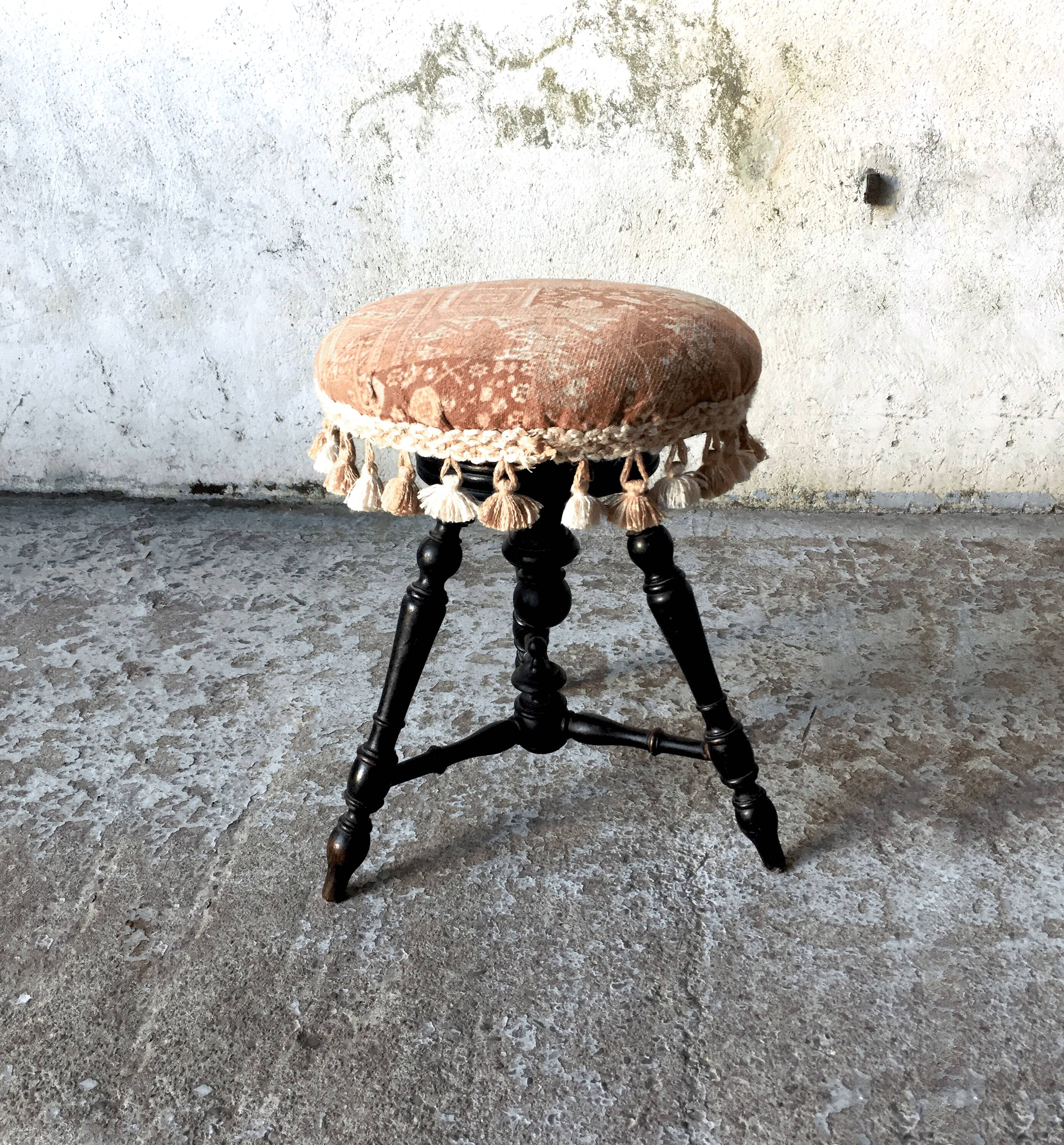 Piano stool in black lacquer tripod Napoleon III