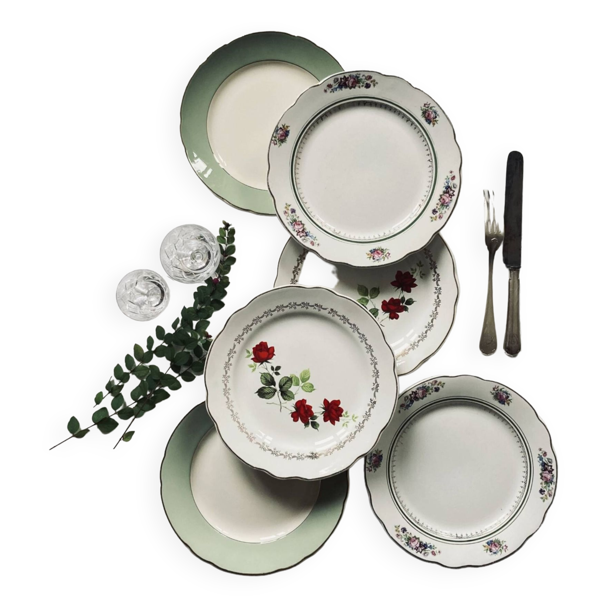 Lot of 6 old mismatched flat plates manufactured by Digoin, Sarreguemines, Villeroy Boch