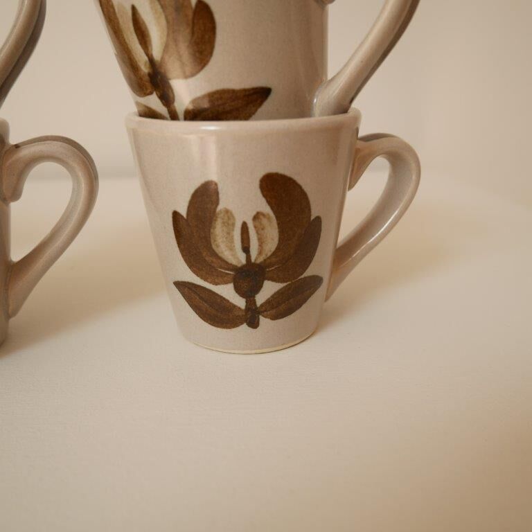 Set of 6 stoneware coffee cups, flower motif