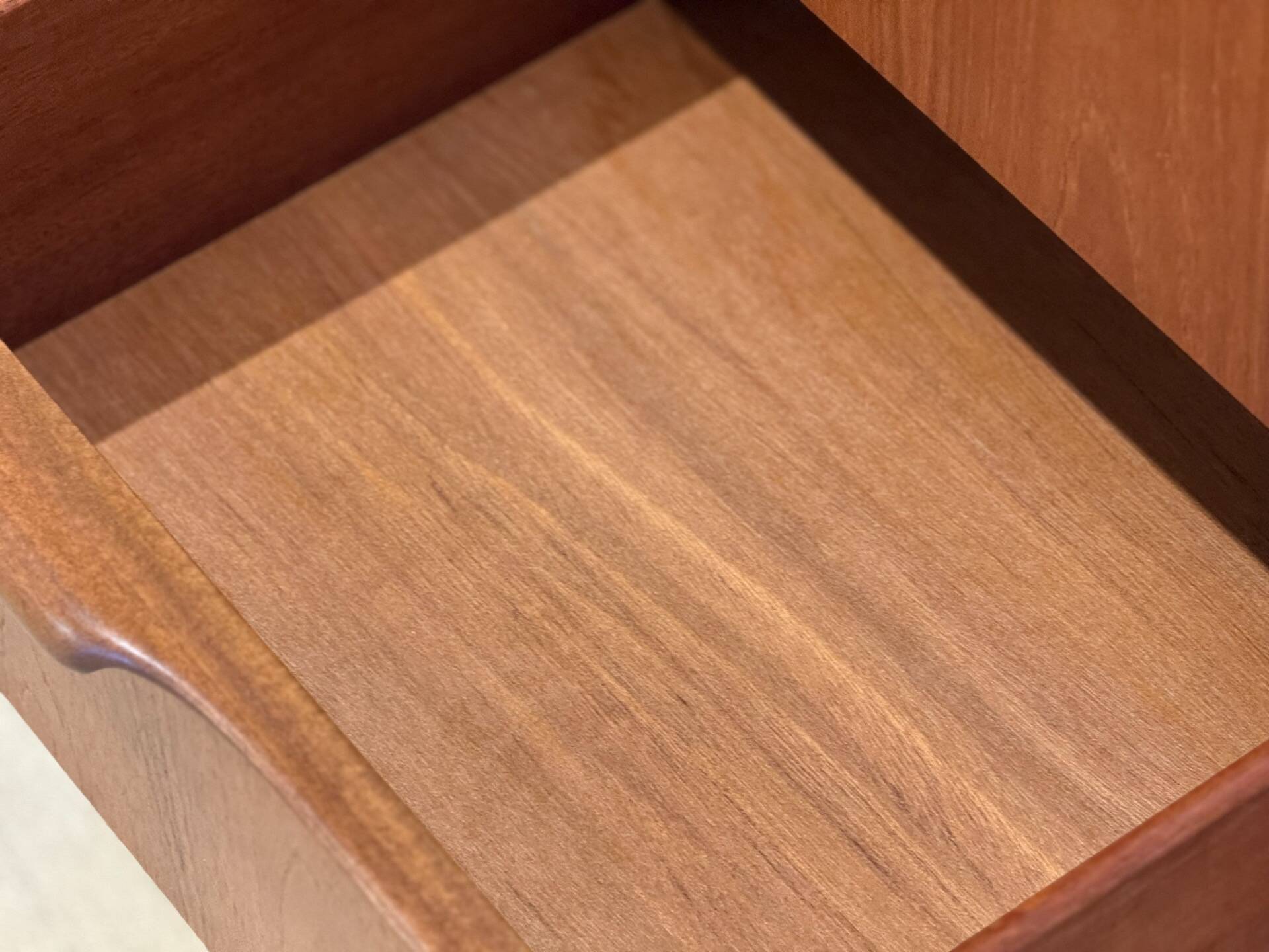 Small sideboard (Moy Collection by McIntosh)