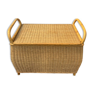 Wicker chest