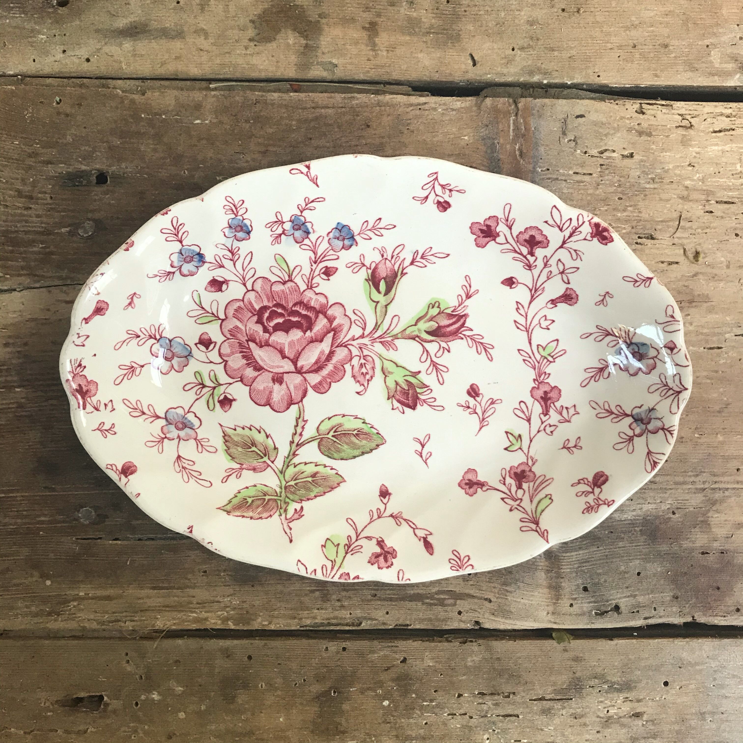 Pair of English earthenware ravines